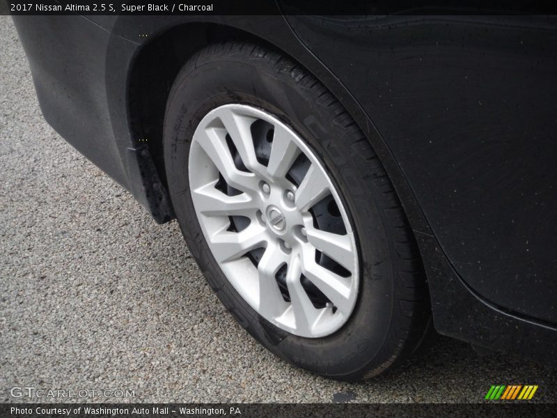 Super Black / Charcoal 2017 Nissan Altima 2.5 S