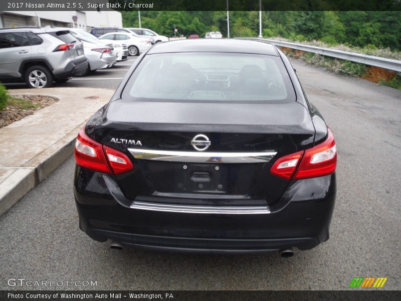 Super Black / Charcoal 2017 Nissan Altima 2.5 S