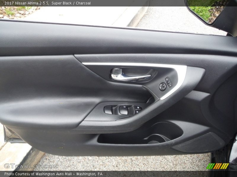 Super Black / Charcoal 2017 Nissan Altima 2.5 S