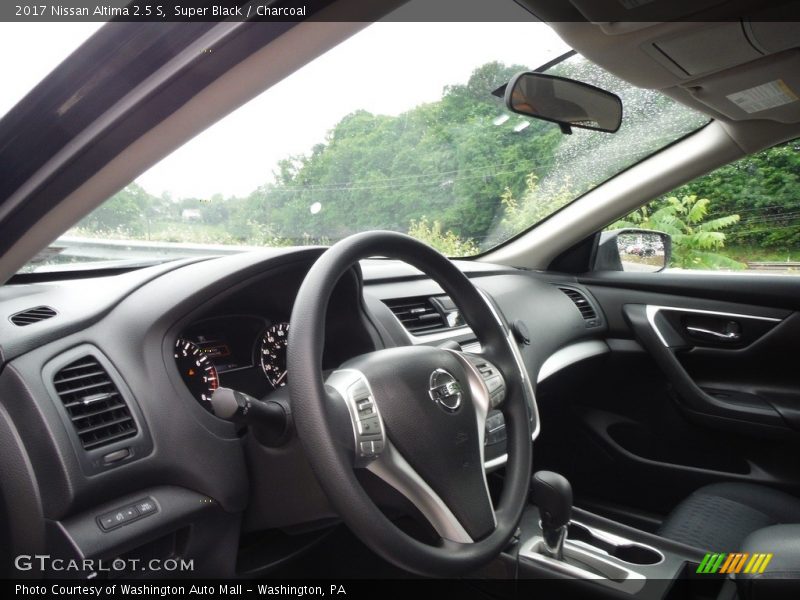 Super Black / Charcoal 2017 Nissan Altima 2.5 S