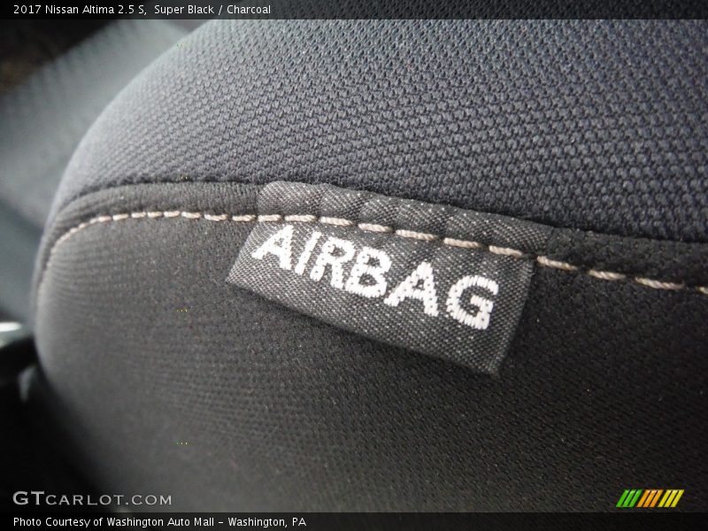Super Black / Charcoal 2017 Nissan Altima 2.5 S