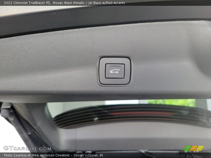 Mosaic Black Metallic / Jet Black w/Red Accents 2022 Chevrolet TrailBlazer RS