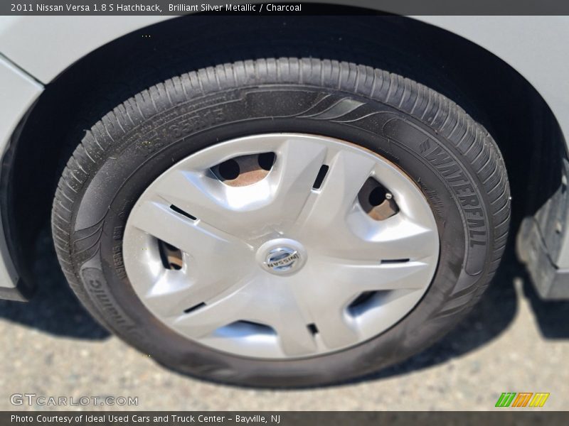 Brilliant Silver Metallic / Charcoal 2011 Nissan Versa 1.8 S Hatchback