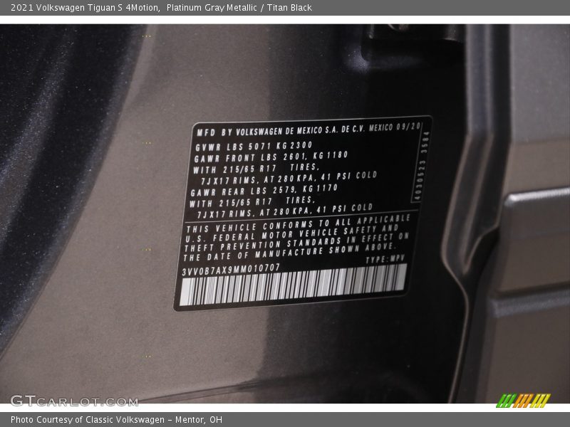 Platinum Gray Metallic / Titan Black 2021 Volkswagen Tiguan S 4Motion