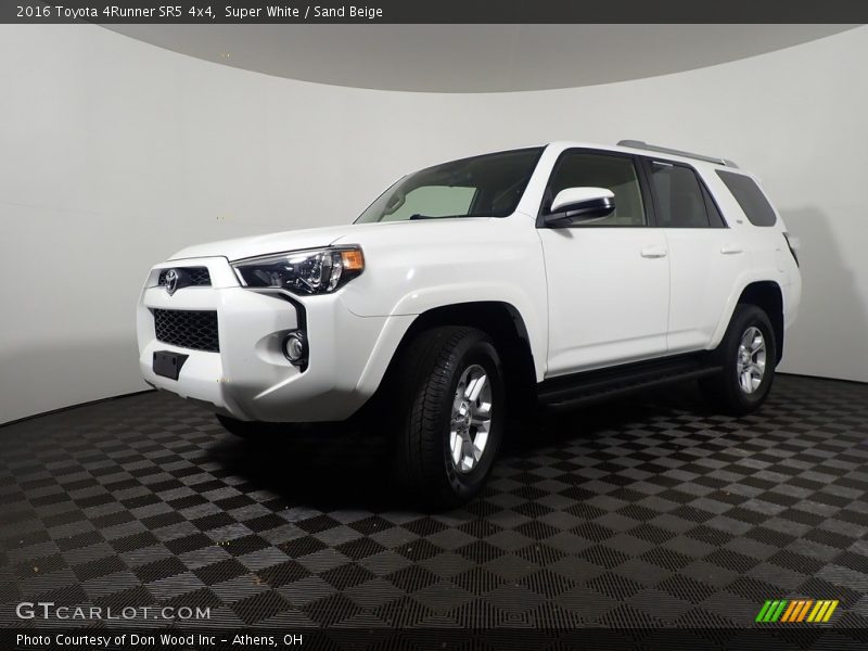 Super White / Sand Beige 2016 Toyota 4Runner SR5 4x4