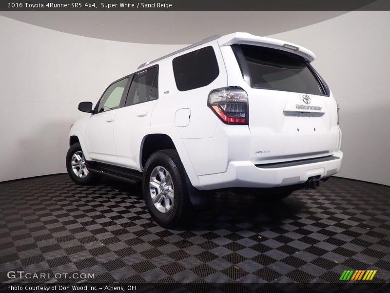 Super White / Sand Beige 2016 Toyota 4Runner SR5 4x4