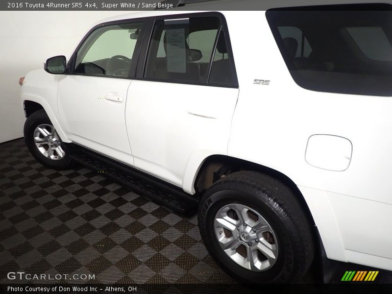 Super White / Sand Beige 2016 Toyota 4Runner SR5 4x4