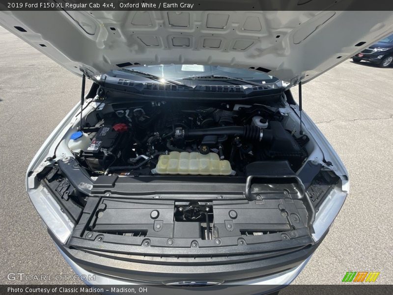 Oxford White / Earth Gray 2019 Ford F150 XL Regular Cab 4x4