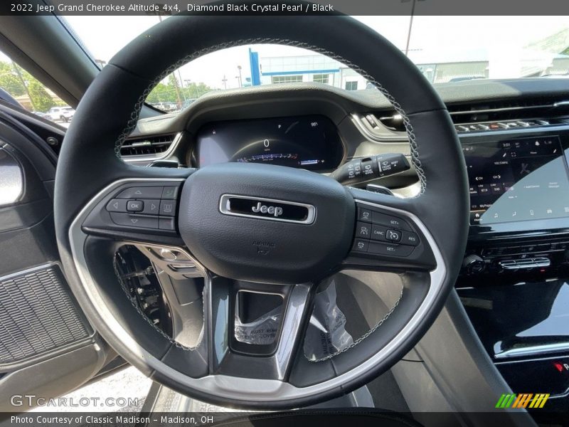 Diamond Black Crystal Pearl / Black 2022 Jeep Grand Cherokee Altitude 4x4