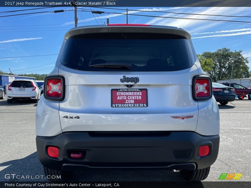 Glacier Metallic / Black 2017 Jeep Renegade Trailhawk 4x4