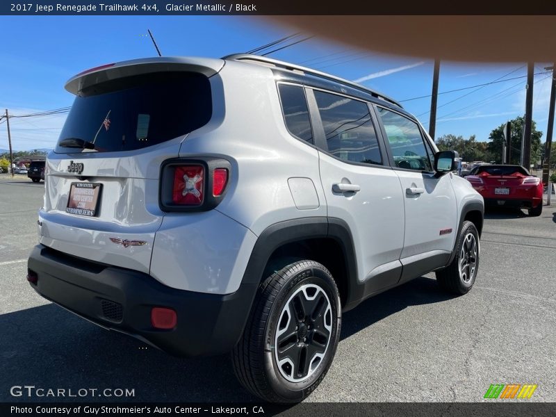 Glacier Metallic / Black 2017 Jeep Renegade Trailhawk 4x4