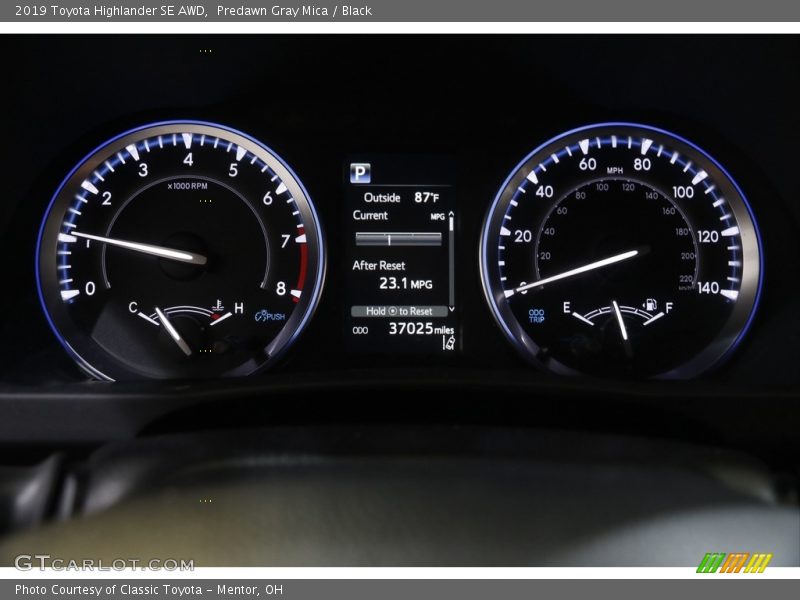 Predawn Gray Mica / Black 2019 Toyota Highlander SE AWD