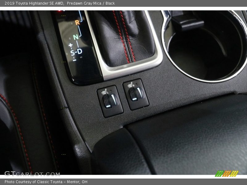 Predawn Gray Mica / Black 2019 Toyota Highlander SE AWD