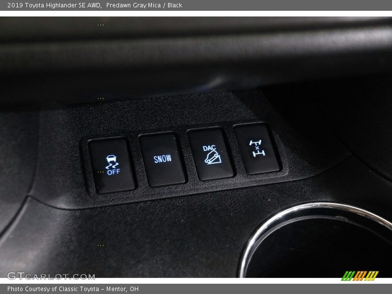 Predawn Gray Mica / Black 2019 Toyota Highlander SE AWD