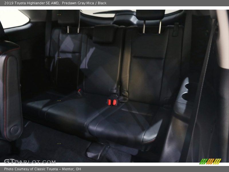 Predawn Gray Mica / Black 2019 Toyota Highlander SE AWD
