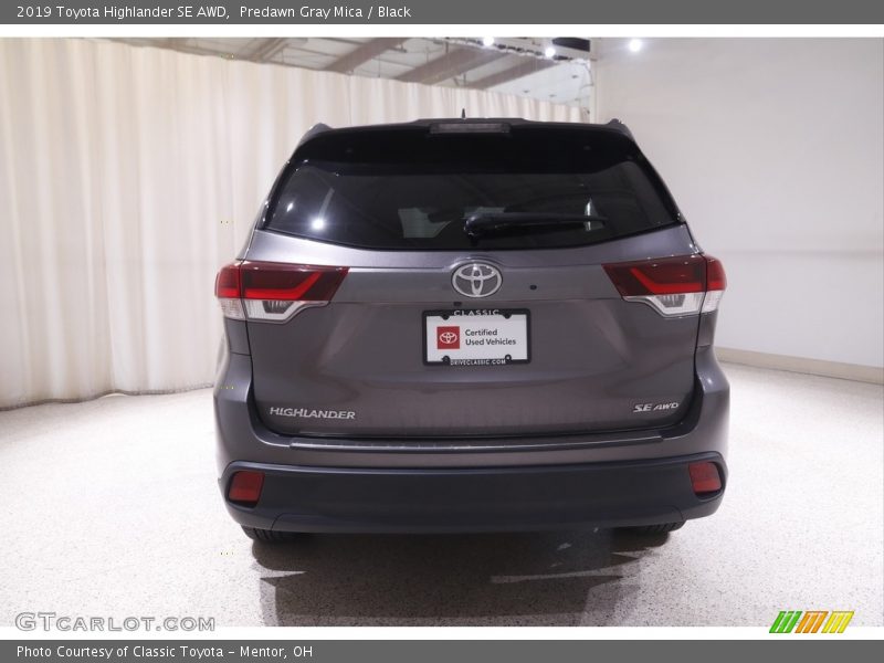 Predawn Gray Mica / Black 2019 Toyota Highlander SE AWD