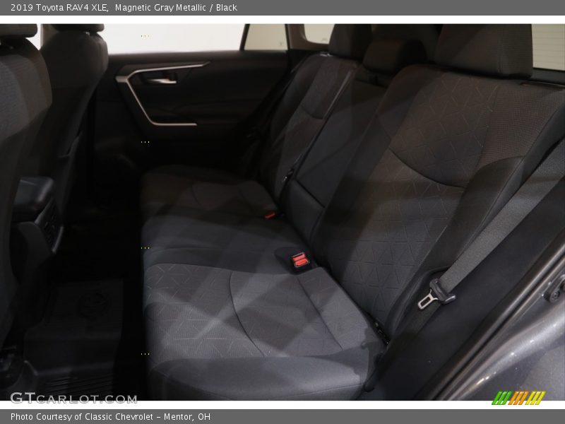 Magnetic Gray Metallic / Black 2019 Toyota RAV4 XLE
