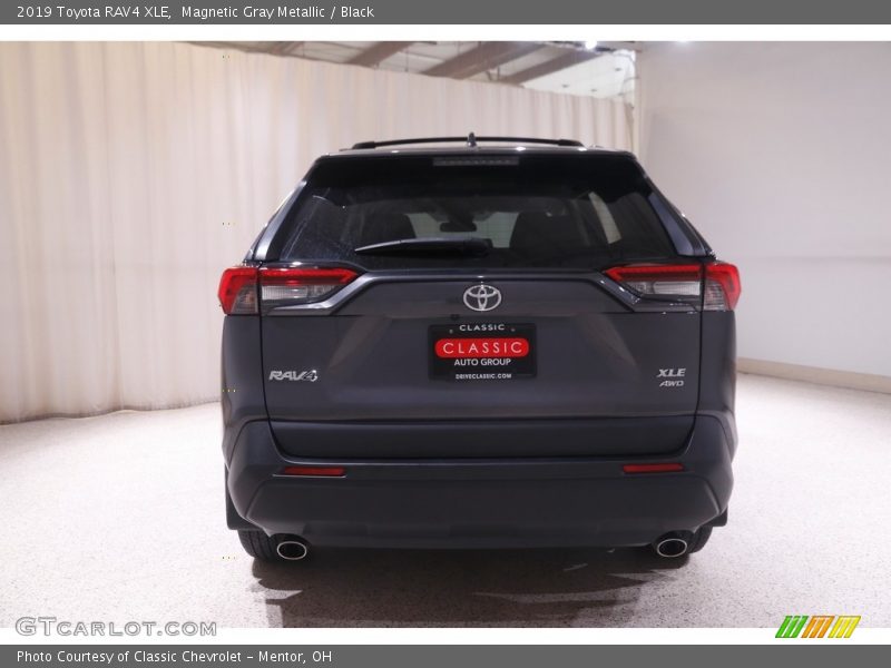 Magnetic Gray Metallic / Black 2019 Toyota RAV4 XLE