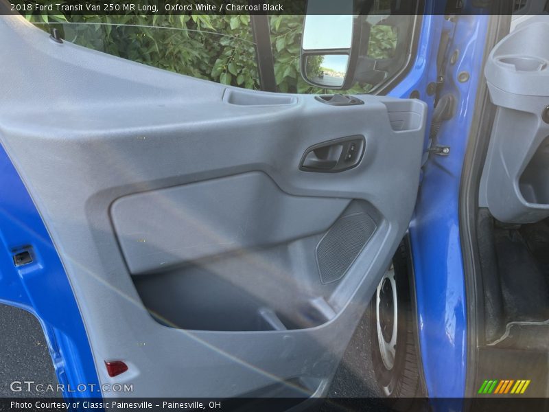 Oxford White / Charcoal Black 2018 Ford Transit Van 250 MR Long