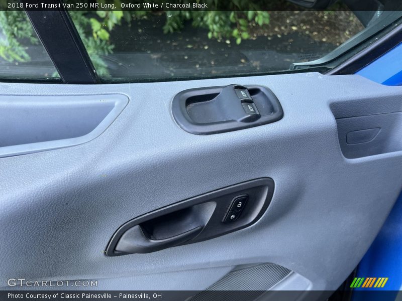 Oxford White / Charcoal Black 2018 Ford Transit Van 250 MR Long