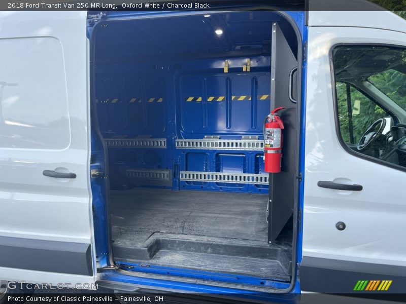 Oxford White / Charcoal Black 2018 Ford Transit Van 250 MR Long