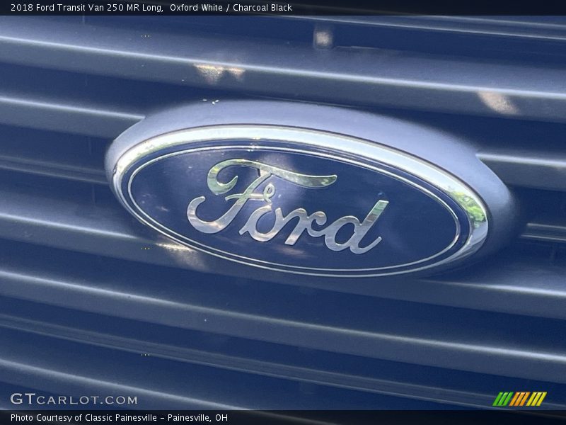 Oxford White / Charcoal Black 2018 Ford Transit Van 250 MR Long