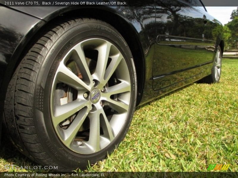 Black / Soverign Hide Off Black Leather/Off Black 2011 Volvo C70 T5