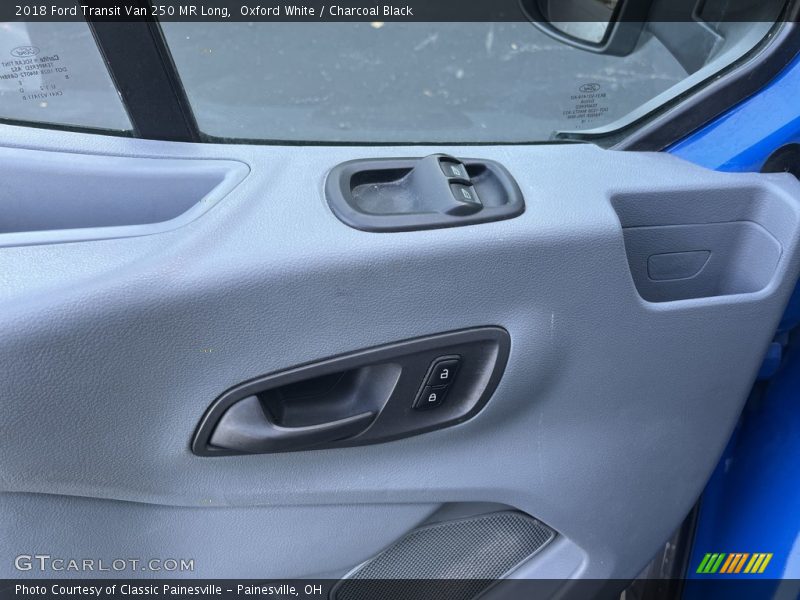 Oxford White / Charcoal Black 2018 Ford Transit Van 250 MR Long