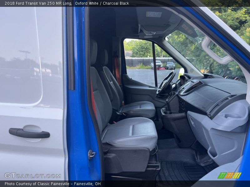 Oxford White / Charcoal Black 2018 Ford Transit Van 250 MR Long