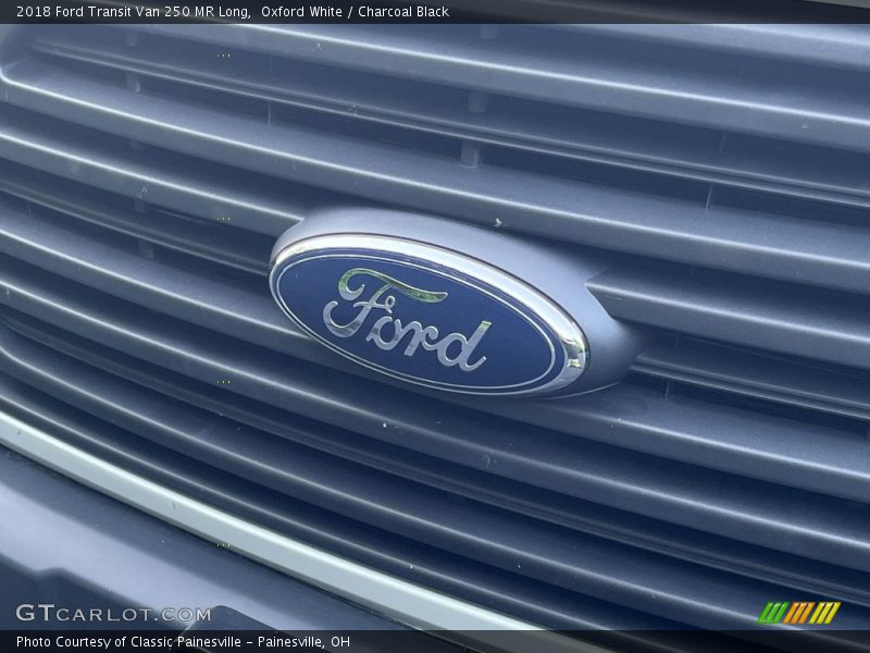 Oxford White / Charcoal Black 2018 Ford Transit Van 250 MR Long