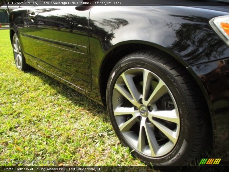 Black / Soverign Hide Off Black Leather/Off Black 2011 Volvo C70 T5