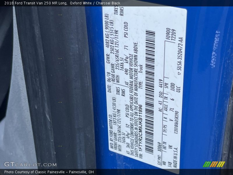 Oxford White / Charcoal Black 2018 Ford Transit Van 250 MR Long