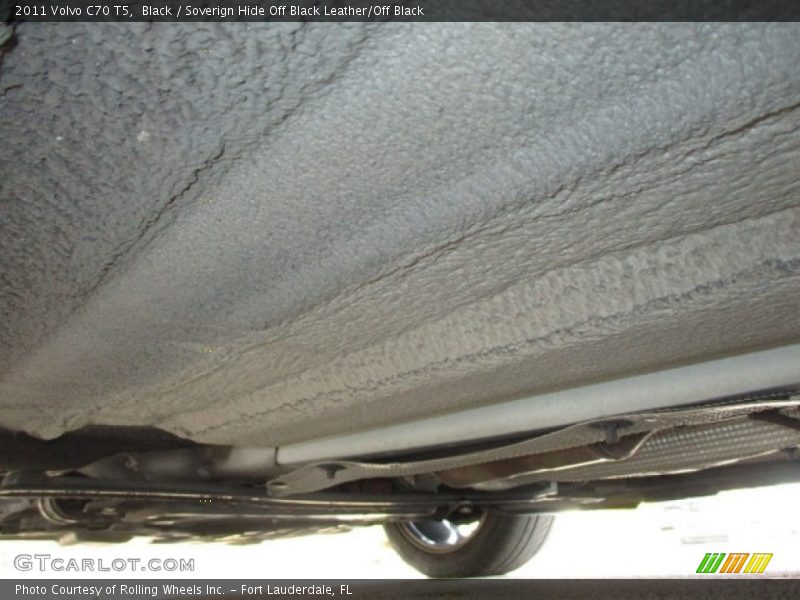 Black / Soverign Hide Off Black Leather/Off Black 2011 Volvo C70 T5