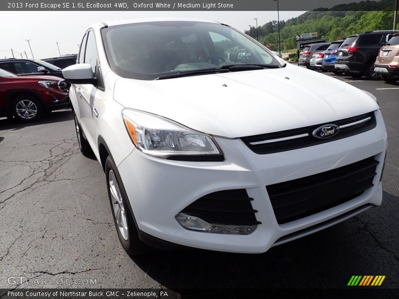 Oxford White / Medium Light Stone 2013 Ford Escape SE 1.6L EcoBoost 4WD
