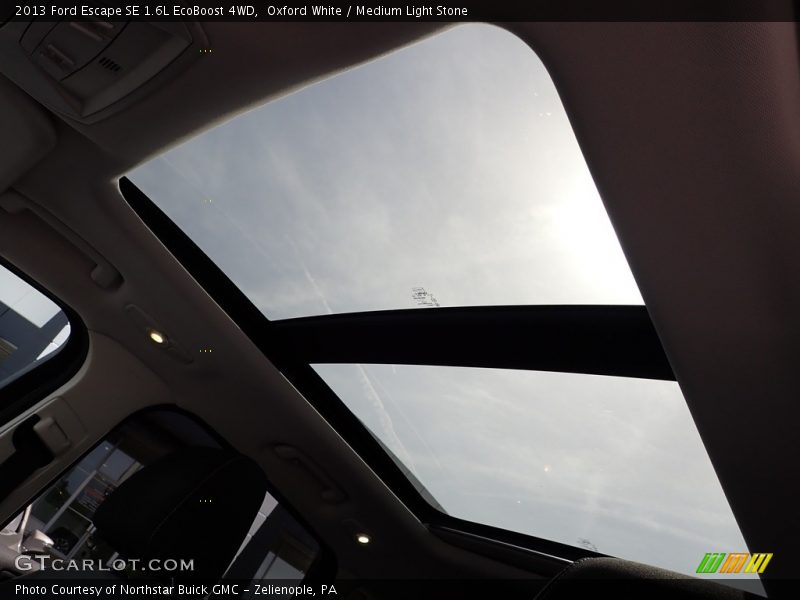 Oxford White / Medium Light Stone 2013 Ford Escape SE 1.6L EcoBoost 4WD