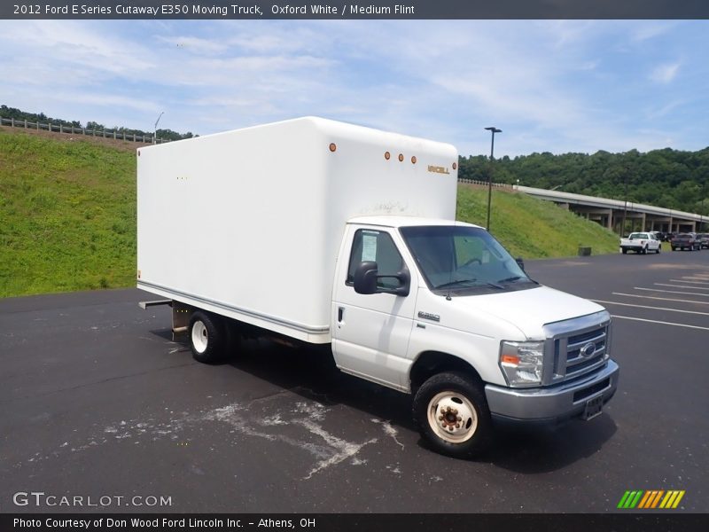 Front 3/4 View of 2012 E Series Cutaway E350 Moving Truck