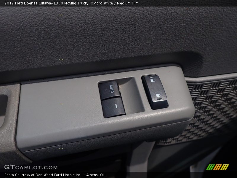 Oxford White / Medium Flint 2012 Ford E Series Cutaway E350 Moving Truck