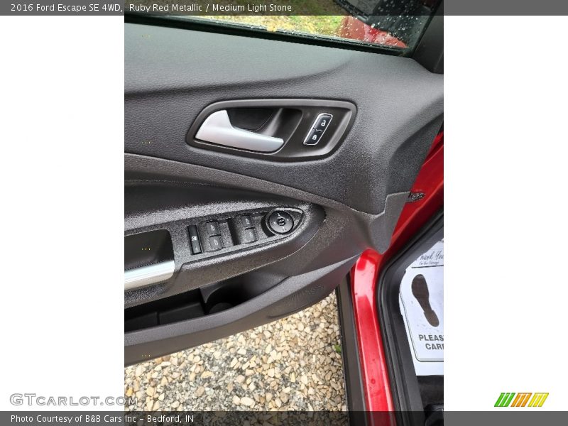 Ruby Red Metallic / Medium Light Stone 2016 Ford Escape SE 4WD