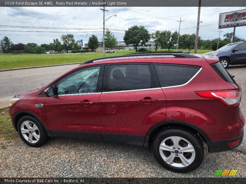 Ruby Red Metallic / Medium Light Stone 2016 Ford Escape SE 4WD