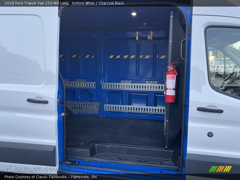  2018 Transit Van 250 MR Long Trunk