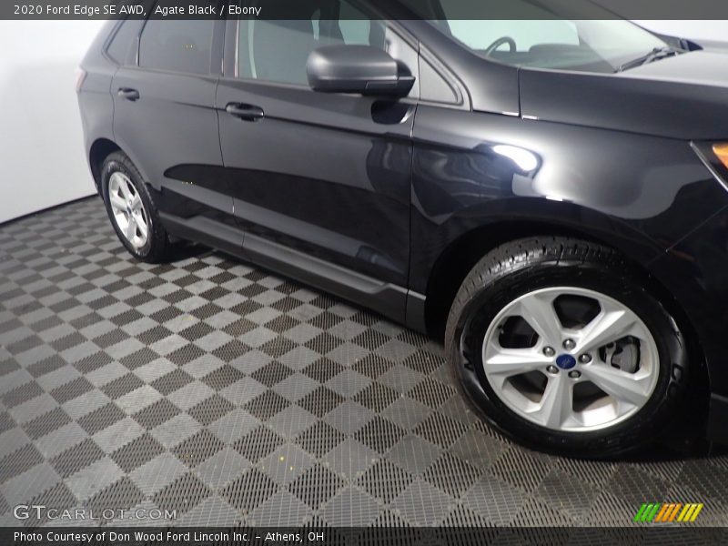 Agate Black / Ebony 2020 Ford Edge SE AWD