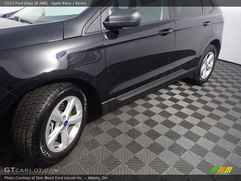 Agate Black / Ebony 2020 Ford Edge SE AWD