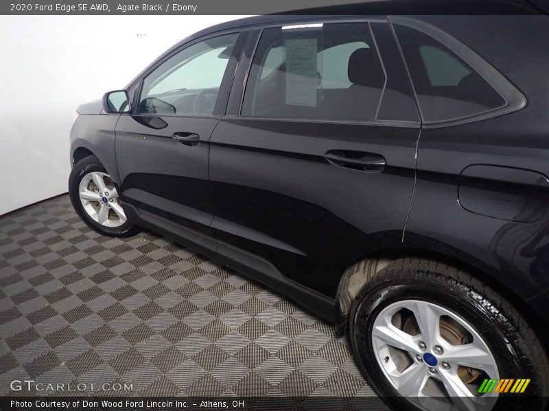 Agate Black / Ebony 2020 Ford Edge SE AWD
