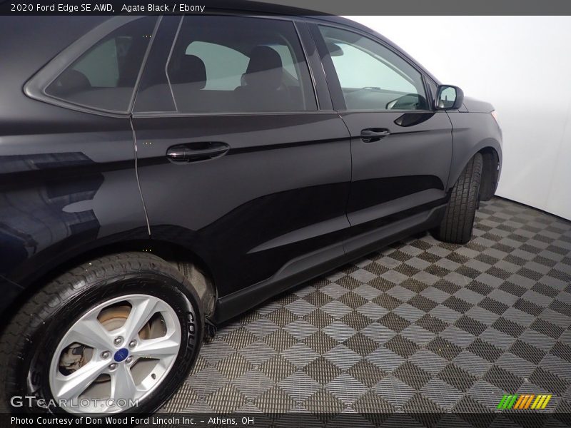 Agate Black / Ebony 2020 Ford Edge SE AWD