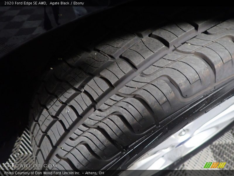 Agate Black / Ebony 2020 Ford Edge SE AWD