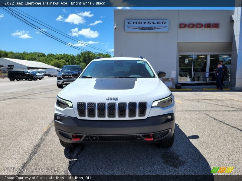 Bright White / Black 2022 Jeep Cherokee Trailhawk 4x4