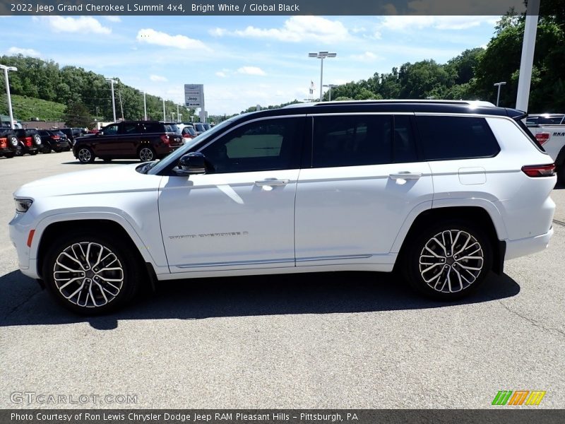 Bright White / Global Black 2022 Jeep Grand Cherokee L Summit 4x4
