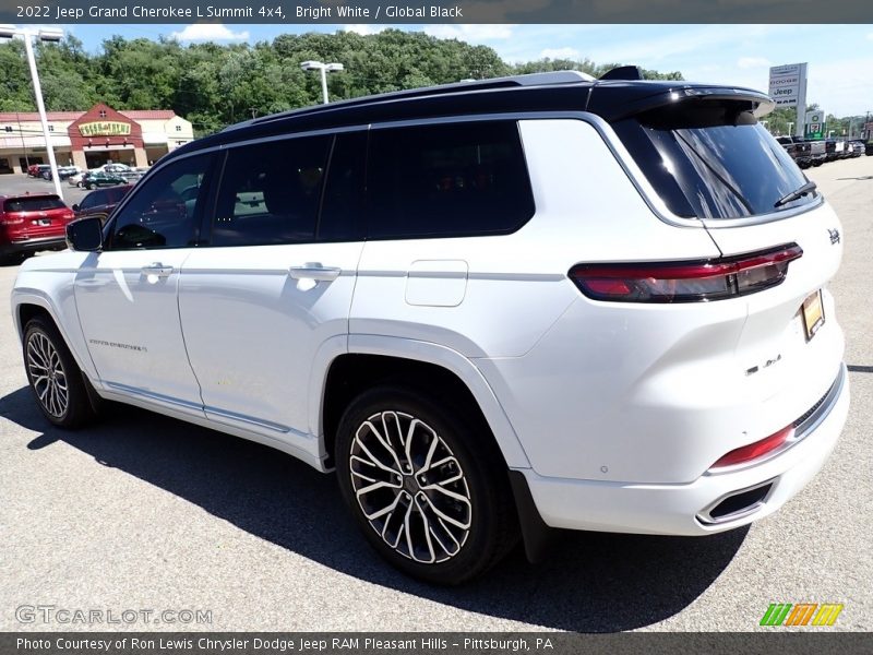 Bright White / Global Black 2022 Jeep Grand Cherokee L Summit 4x4