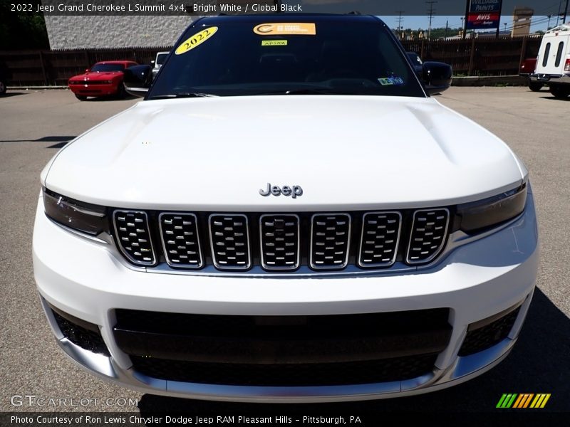 Bright White / Global Black 2022 Jeep Grand Cherokee L Summit 4x4