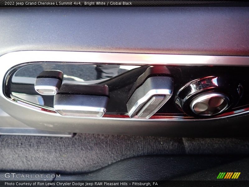 Bright White / Global Black 2022 Jeep Grand Cherokee L Summit 4x4